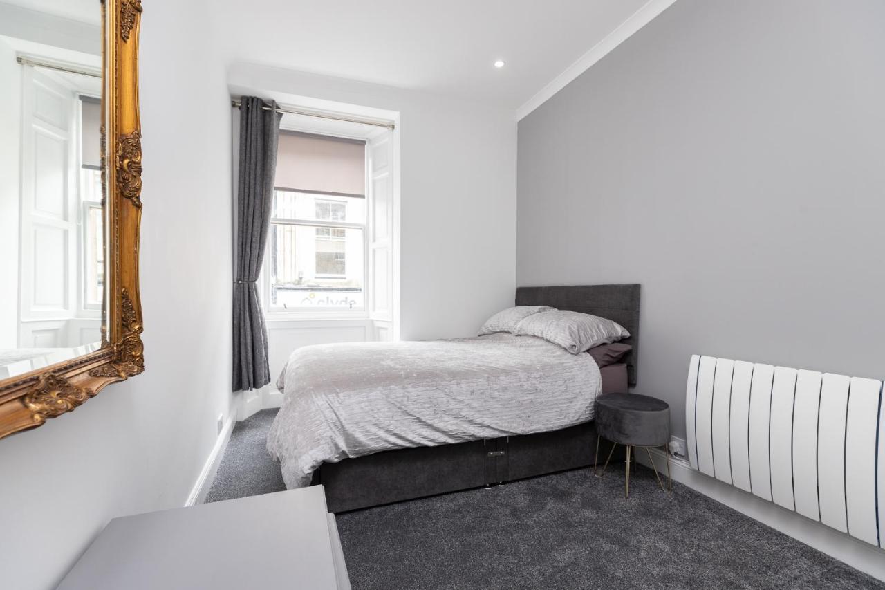 City Centre 2 Bedroom Flat パース エクステリア 写真